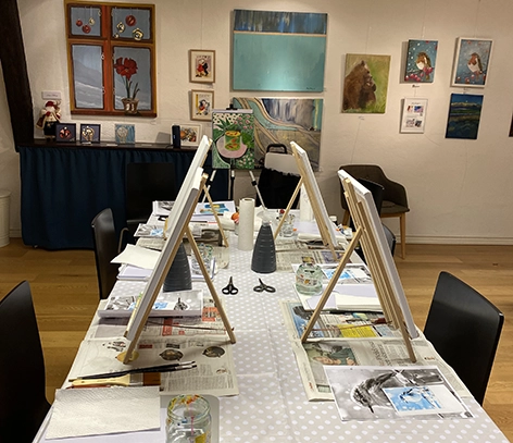 group-art-event-page-room